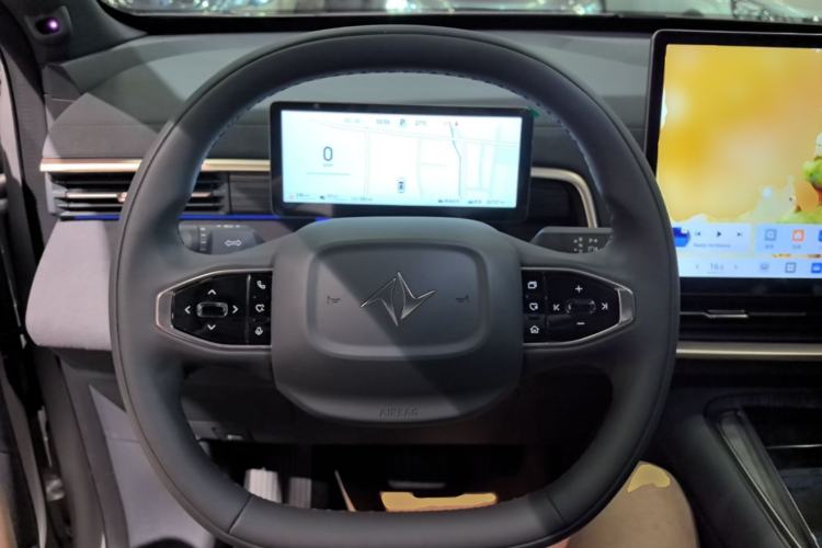 Used Dongfeng eπ eπ008 2024 210Max Range-Extended Version 6 Seats Steering Wheel