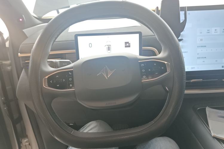 Used Dongfeng eπ eπ008 2024 210Max Range-Extended Version 6 Seats Steering Wheel