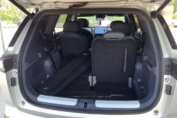 Used Dongfeng eπ eπ008 2024 636Max All-Electric Version 6 Seats Trunk