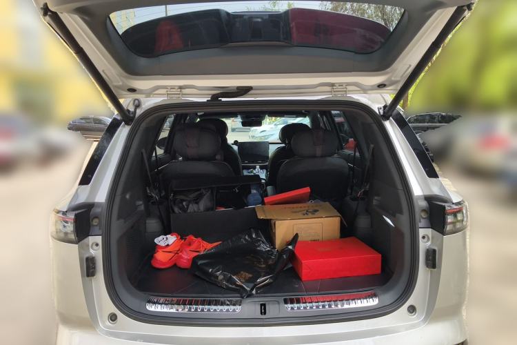 Used Dongfeng eπ eπ008 2024 210Max Range-Extended Version 6 Seats Trunk