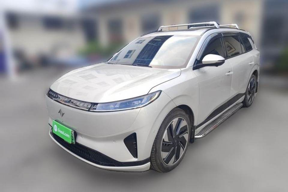 Dongfeng eπ eπ008 2024