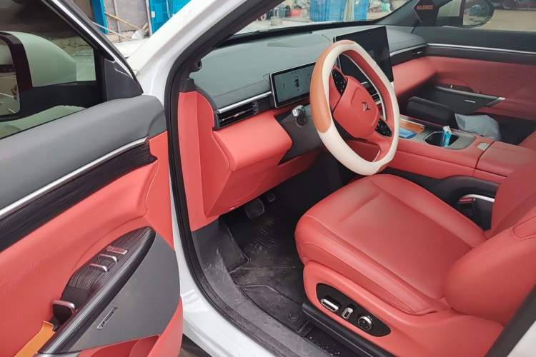 Used Dongfeng eπ eπ008 2024 636Max All-Electric Version 6 Seats Driver Seat