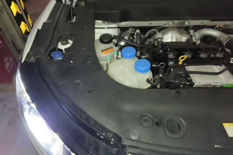Used Dongfeng eπ eπ008 2024 210Max Range-Extended Version 6 Seats Engine Bay Right