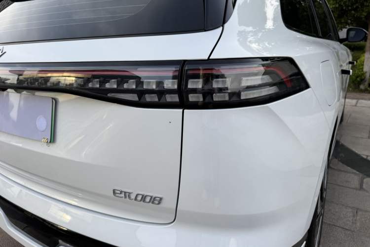 Used Dongfeng eπ eπ008 2024 210Max Range-Extended Version 6 Seats Exterior 12