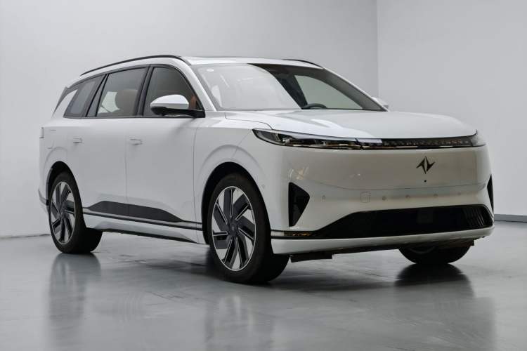 Used Dongfeng eπ eπ008 2024 636Max All-Electric Version 6 Seats Exterior 2