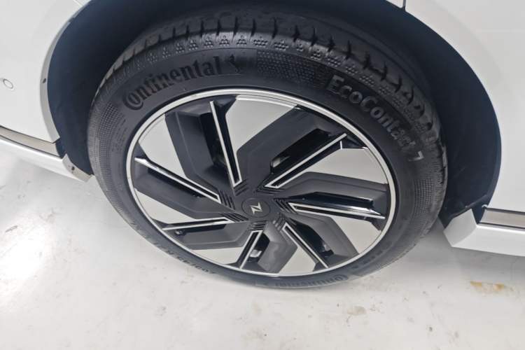Used Dongfeng eπ eπ008 2024 210Max Range-Extended Version 6 Seats Exterior 5