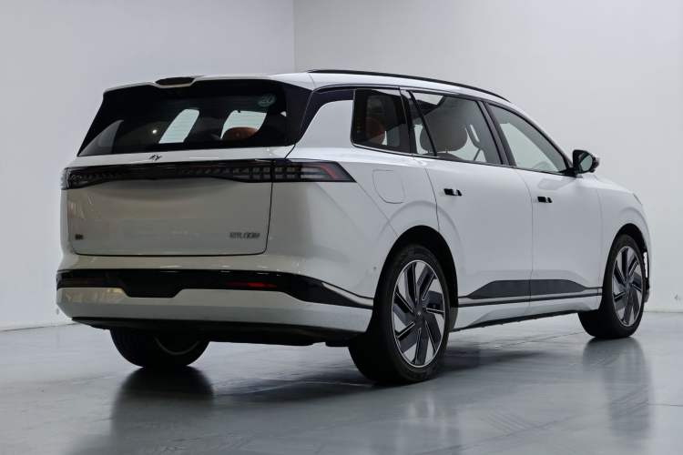 Used Dongfeng eπ eπ008 2024 636Max All-Electric Version 6 Seats Exterior 5