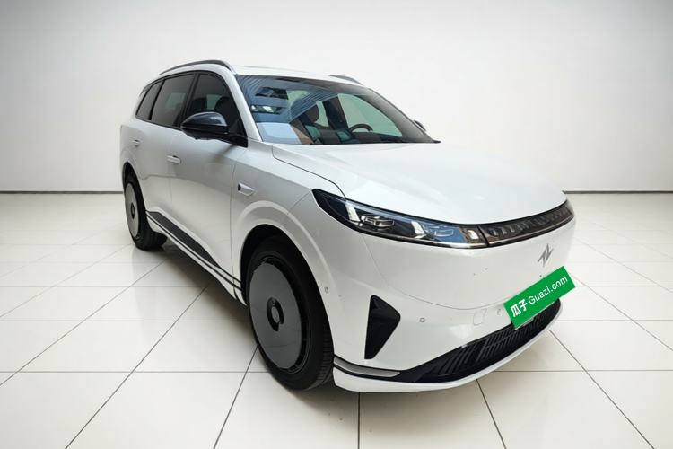 Used Dongfeng eπ eπ008 2024 210Max Range-Extended Version 6 Seats Front Right 45 Deg