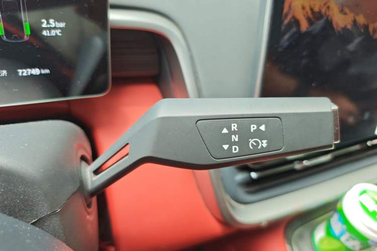 Used Dongfeng eπ eπ008 2024 636Max All-Electric Version 6 Seats Gear Lever