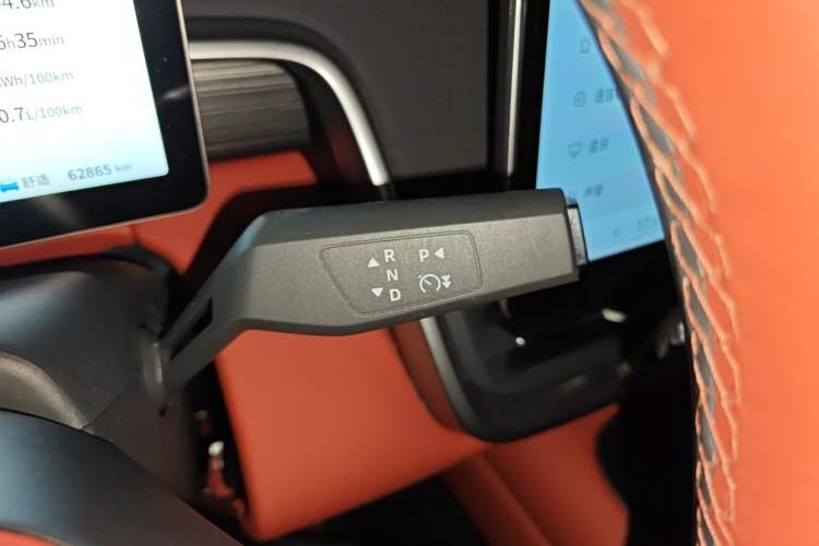 Used Dongfeng eπ eπ008 2024 210Max Range-Extended Version 6 Seats Gear Lever