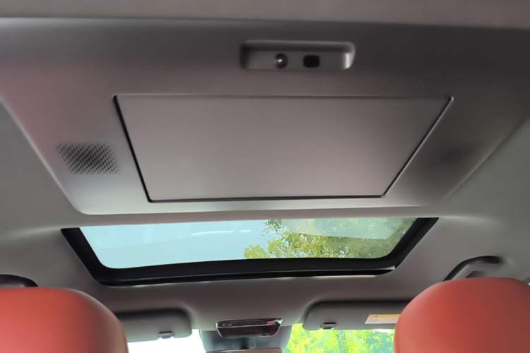 Used Dongfeng eπ eπ008 2024 636Max All-Electric Version 6 Seats Headliner
