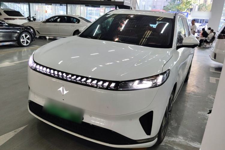 Dongfeng eπ eπ008 2024 636Max All-Electric Version 6 Seats