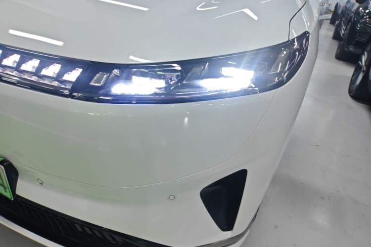 Used Dongfeng eπ eπ008 2024 210Max Range-Extended Version 6 Seats Left Front Headlight