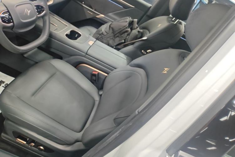 Used Dongfeng eπ eπ008 2024 210Max Range-Extended Version 6 Seats Left Front Seat