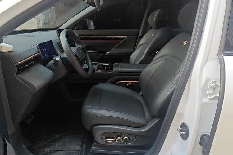 Used Dongfeng eπ eπ008 2024 210Max Range-Extended Version 6 Seats Left Front Seat