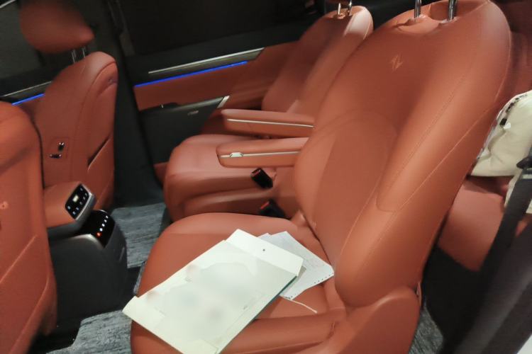 Used Dongfeng eπ eπ008 2024 210Max Range-Extended Version 6 Seats Left Rear Seat