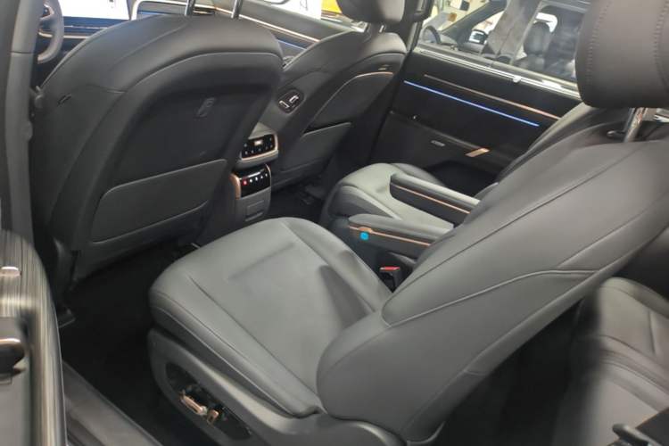 Used Dongfeng eπ eπ008 2024 210Max Range-Extended Version 6 Seats Left Rear Seat