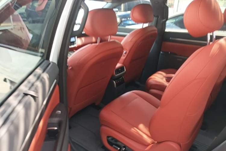 Used Dongfeng eπ eπ008 2024 210Max Range-Extended Version 6 Seats Left Rear Seat