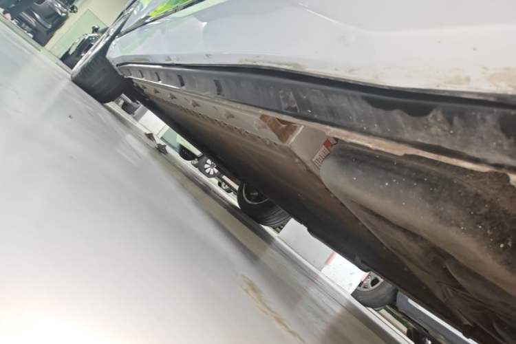 Used Dongfeng eπ eπ008 2024 210Max Range-Extended Version 6 Seats Left Side Sill