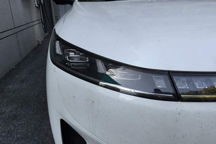 Used Dongfeng eπ eπ008 2024 636Max All-Electric Version 6 Seats Right Front Headlight