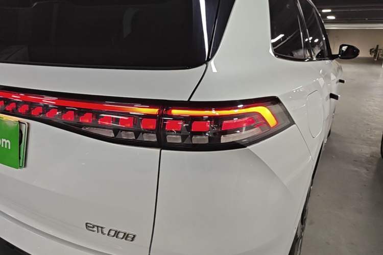 Used Dongfeng eπ eπ008 2024 636Max All-Electric Version 6 Seats Right Rear Taillight