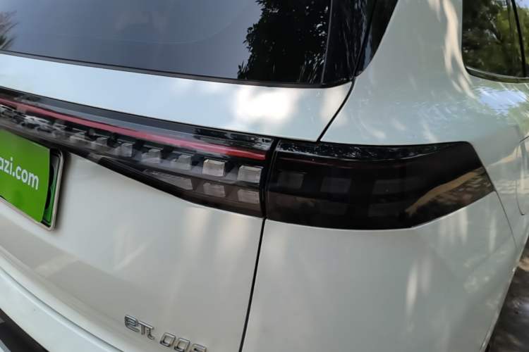 Used Dongfeng eπ eπ008 2024 636Max All-Electric Version 6 Seats Right Rear Taillight