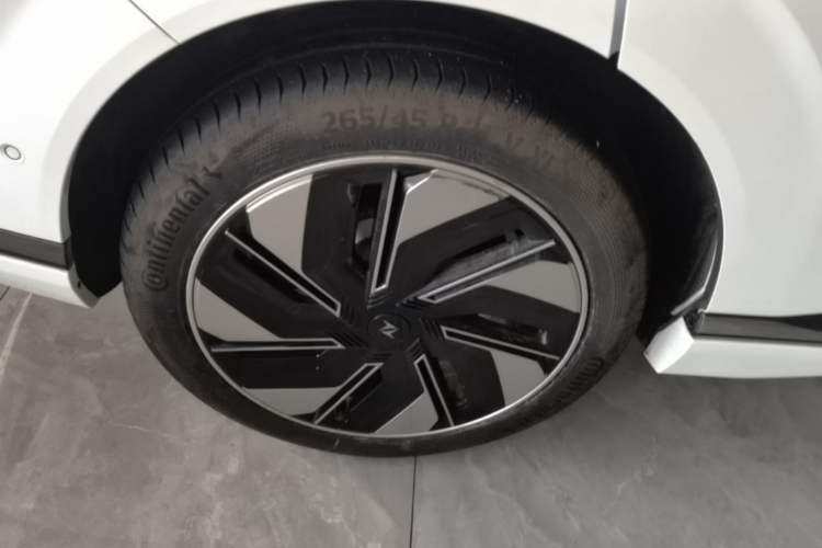 Used Dongfeng eπ eπ008 2024 636Max All-Electric Version 6 Seats Right Rear Wheel Hub