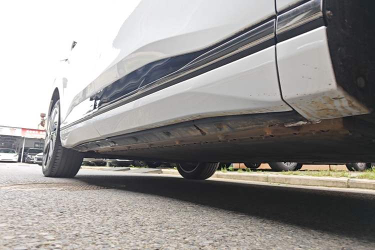 Used Dongfeng eπ eπ008 2024 636Max All-Electric Version 6 Seats Right Side Sill