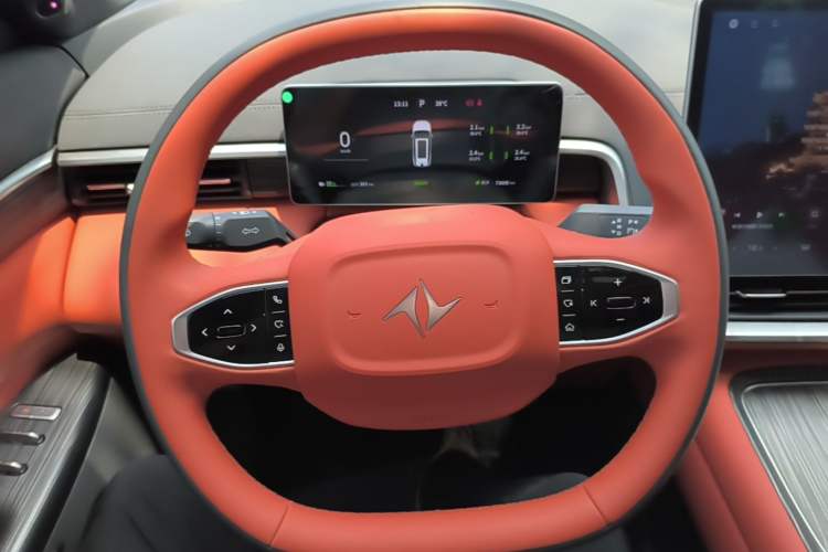Used Dongfeng eπ eπ008 2024 636Max All-Electric Version 6 Seats Steering Wheel