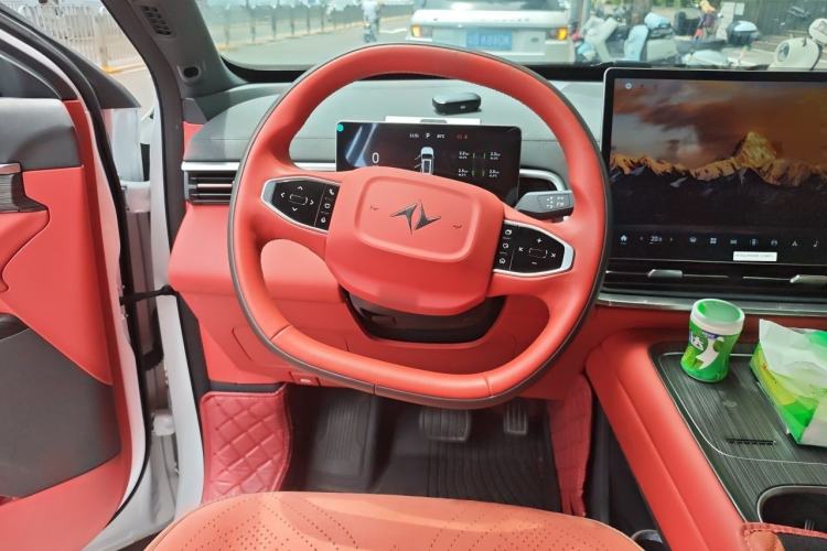 Used Dongfeng eπ eπ008 2024 636Max All-Electric Version 6 Seats Steering Wheel