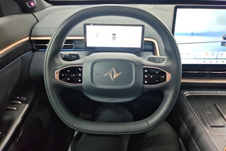 Used Dongfeng eπ eπ008 2024 210Max Range-Extended Version 6 Seats Steering Wheel