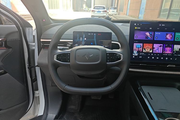 Used Dongfeng eπ eπ008 2024 210Max Range-Extended Version 6 Seats Steering Wheel