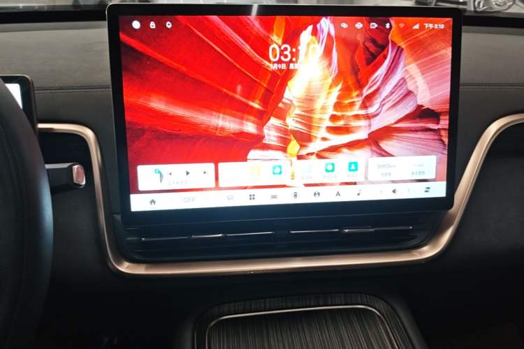Used Dongfeng eπ eπ008 2024 210Max Range-Extended Version 6 Seats Audio And AC Panel