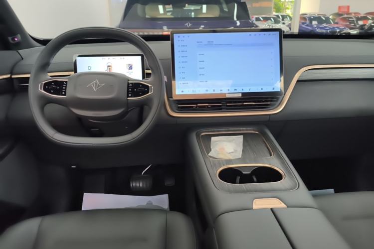 Used Dongfeng eπ eπ008 2024 210Max Range-Extended Version 6 Seats Center Console