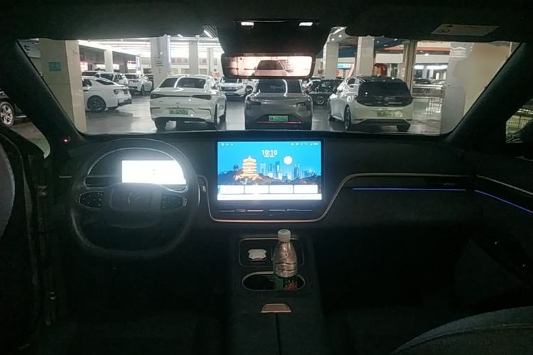 Used Dongfeng eπ eπ008 2024 210Max Range-Extended Version 6 Seats Center Console
