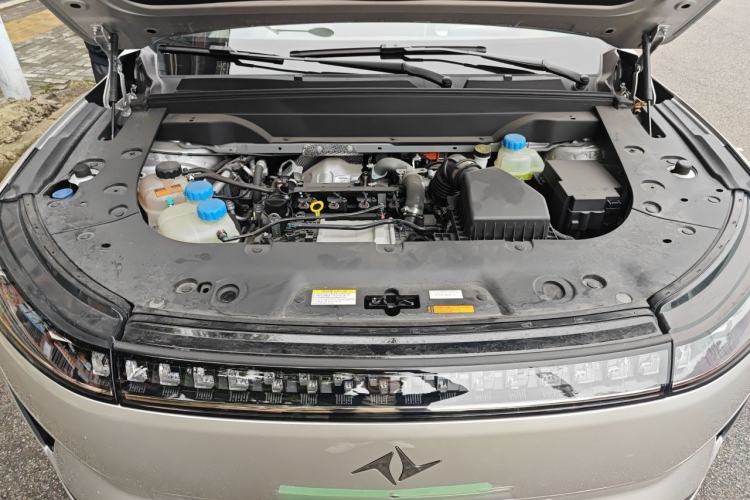 Used Dongfeng eπ eπ008 2024 210Max Range-Extended Version 6 Seats Engine Bay