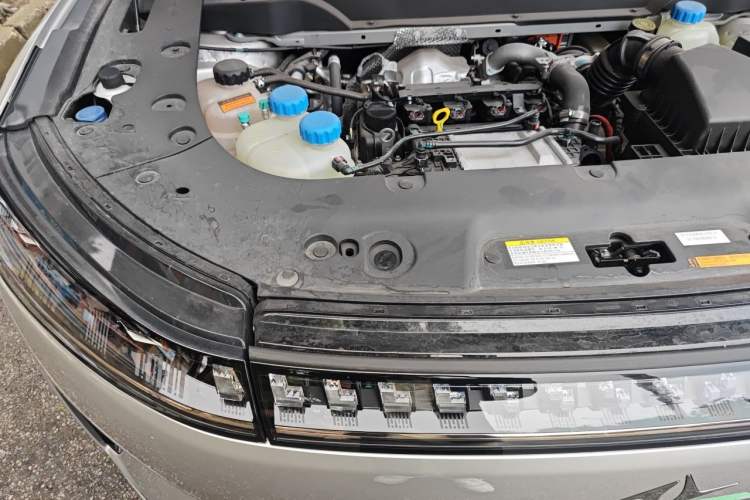 Used Dongfeng eπ eπ008 2024 210Max Range-Extended Version 6 Seats Engine Bay Right