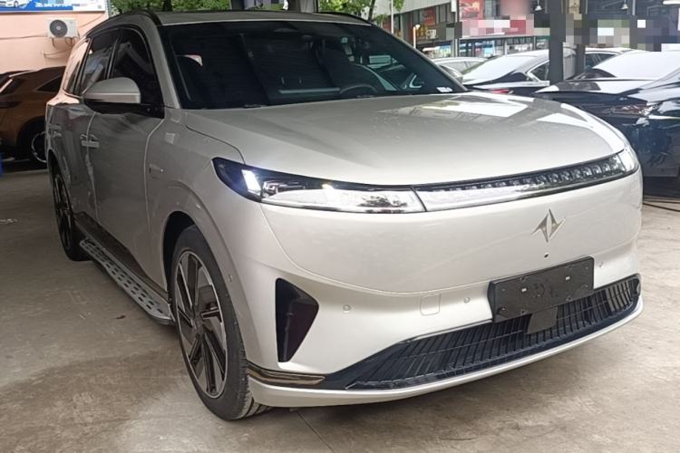 Used Dongfeng eπ eπ008 2024 210Max Range-Extended Version 6 Seats Front Right 45 Deg