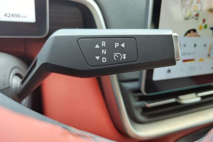 Used Dongfeng eπ eπ008 2024 210Max Range-Extended Version 6 Seats Gear Lever