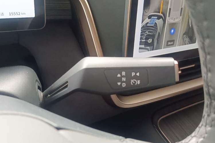 Used Dongfeng eπ eπ008 2024 210Max Range-Extended Version 6 Seats Gear Lever
