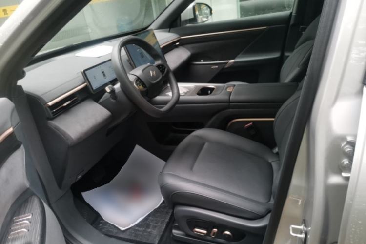 Used Dongfeng eπ eπ008 2024 636Max All-Electric Version 6 Seats Left Front Seat
