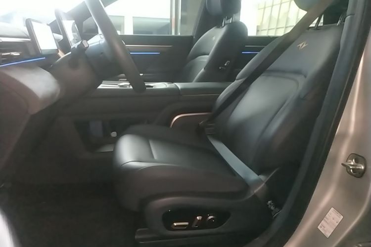 Used Dongfeng eπ eπ008 2024 210Max Range-Extended Version 6 Seats Left Front Seat