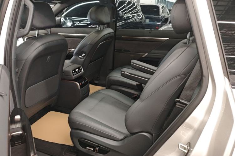 Used Dongfeng eπ eπ008 2024 210Max Range-Extended Version 6 Seats Left Rear Seat