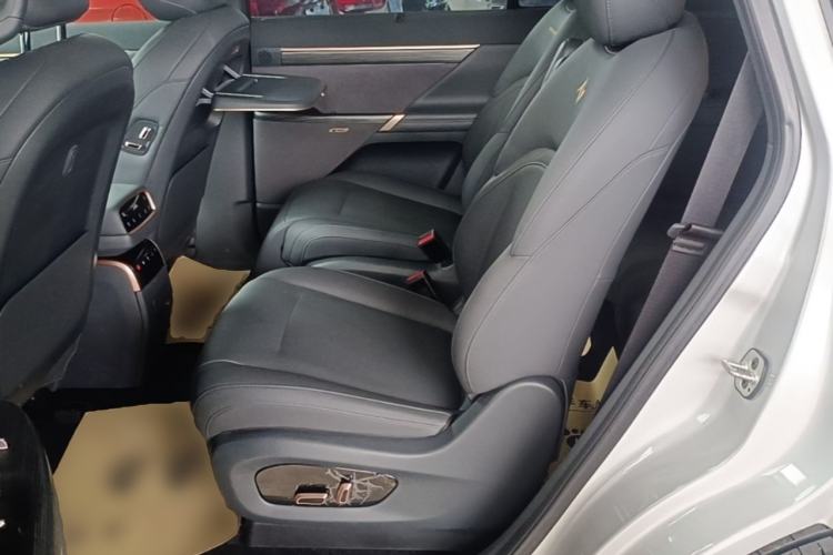 Used Dongfeng eπ eπ008 2024 210Max Range-Extended Version 6 Seats Left Rear Seat