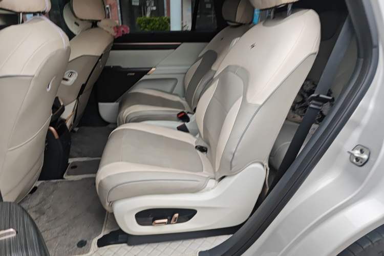 Used Dongfeng eπ eπ008 2024 210Max Range-Extended Version 6 Seats Left Rear Seat