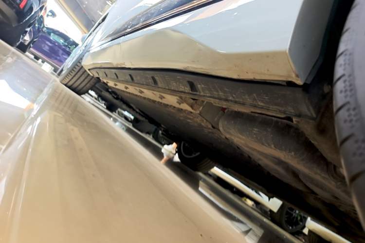 Used Dongfeng eπ eπ008 2024 210Max Range-Extended Version 6 Seats Left Side Sill