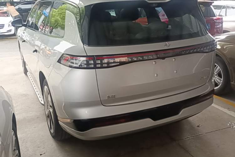 Used Dongfeng eπ eπ008 2024 210Max Range-Extended Version 6 Seats Rear Left 45 Deg