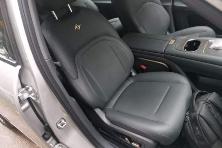 Used Dongfeng eπ eπ008 2024 636Max All-Electric Version 6 Seats Right Front Seat
