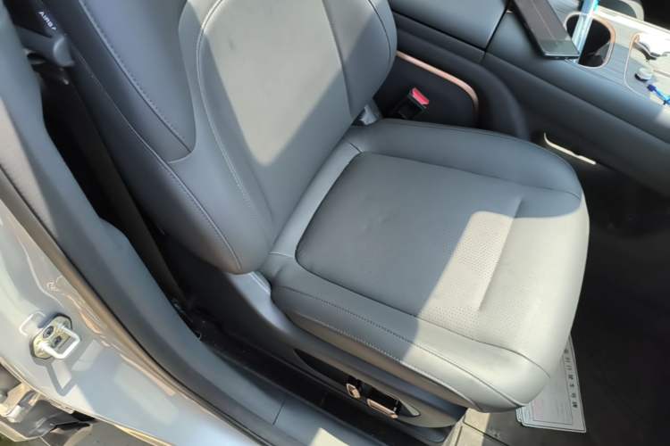 Used Dongfeng eπ eπ008 2024 210Max Range-Extended Version 6 Seats Right Front Seat