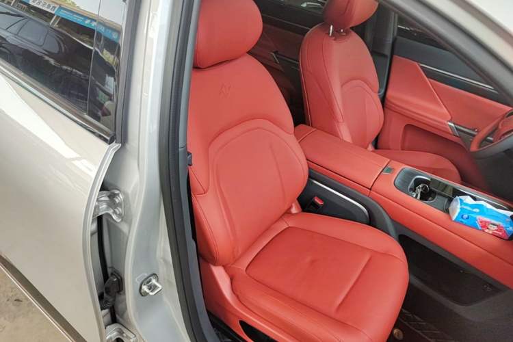 Used Dongfeng eπ eπ008 2024 210Max Range-Extended Version 6 Seats Right Front Seat